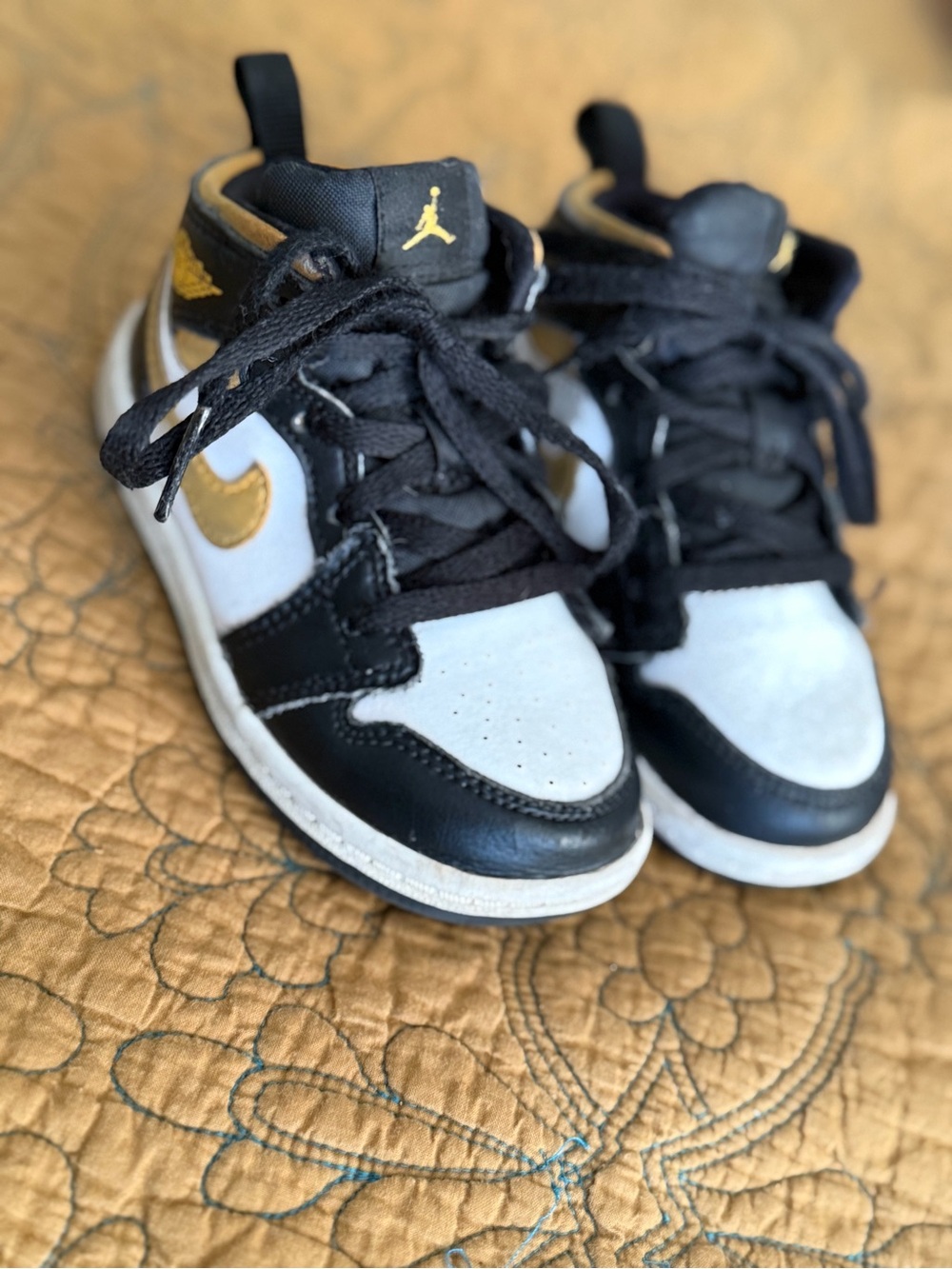 Nike Kids Black, White & Gold High-Top Sneakers - 7C